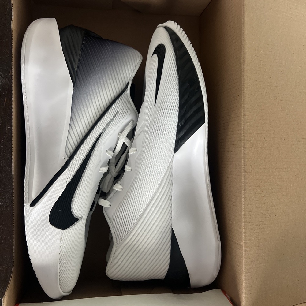 Mens Sz 11 Nike  GT JUMP ACADEMY WHITE METALLIC BLACK FV5524-100 Basketball Shoe